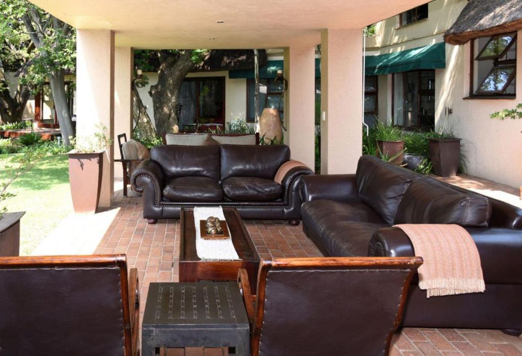 Lourie Lodge Сэндтон Экстерьер фото