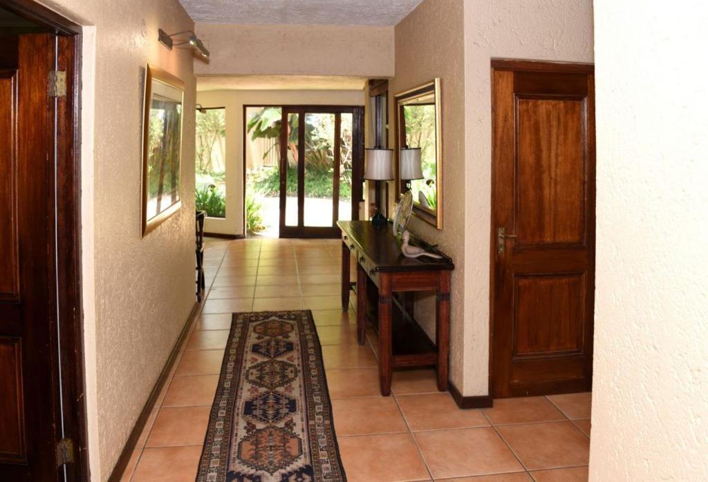 Lourie Lodge Сэндтон Экстерьер фото