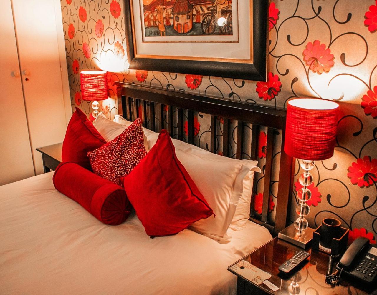 Lourie Lodge Сэндтон Экстерьер фото